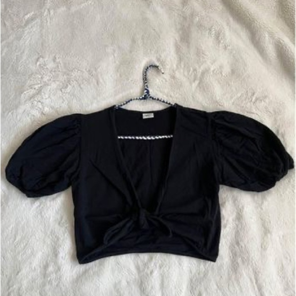 Aritzia tie front black top size small